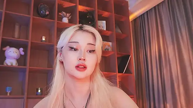 hyun chia online show from November 2025 01:38:01 AM