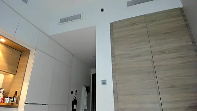 alexademie1 online show from October 2025 01:41:02 PM