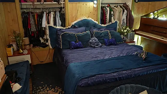 Snapshot of VanessaDoyle chatting on October 2025 11:49:02 AM VanessaDoyle online show from October 2025 11:49:02 AM