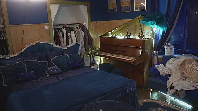 Snapshot of VanessaDoyle chatting on October 2025 03:13:02 PM VanessaDoyle online show from October 2025 03:13:02 PM