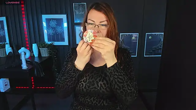 Snapshot of MrsIngrid chatting on February 2025 07:17:02 AM MrsIngrid online show from February 2025 07:17:02 AM