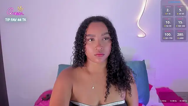 cloe 25 online show from February 2026 11:26:01 PM