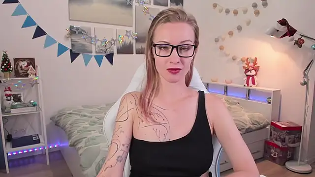 Snapshot of MissRightX chatting on December 2024 06:35:02 PM MissRightX online show from December 2024 06:35:02 PM