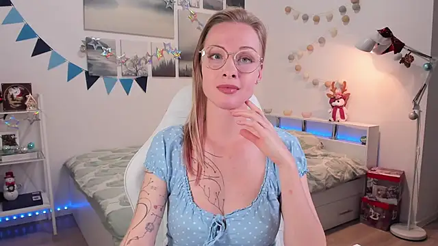Snapshot of MissRightX chatting on December 2024 03:43:02 PM MissRightX online show from December 2024 03:43:02 PM
