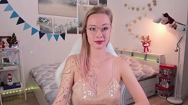 Snapshot of MissRightX chatting on December 2024 10:22:02 AM MissRightX online show from December 2024 10:22:02 AM