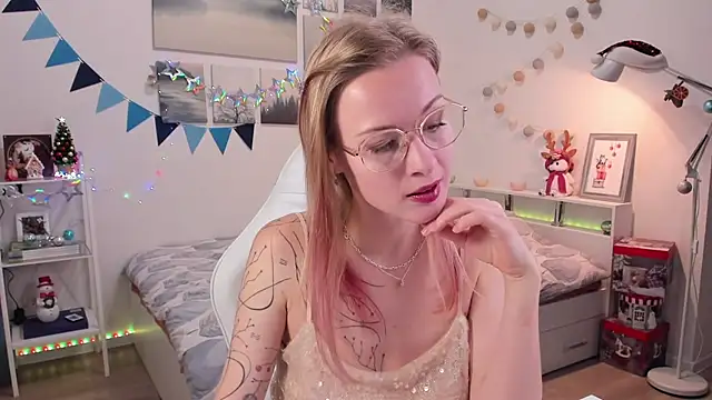 Snapshot of MissRightX chatting on December 2024 06:50:01 PM MissRightX online show from December 2024 06:50:01 PM