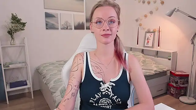 Snapshot of MissRightX chatting on January 2025 07:05:01 PM MissRightX online show from January 2025 07:05:01 PM