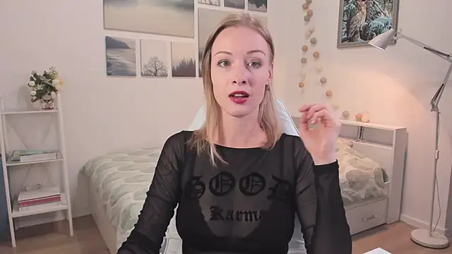 Snapshot of MissRightX chatting on September 2025 02:38:02 PM MissRightX online show from September 2025 02:38:02 PM