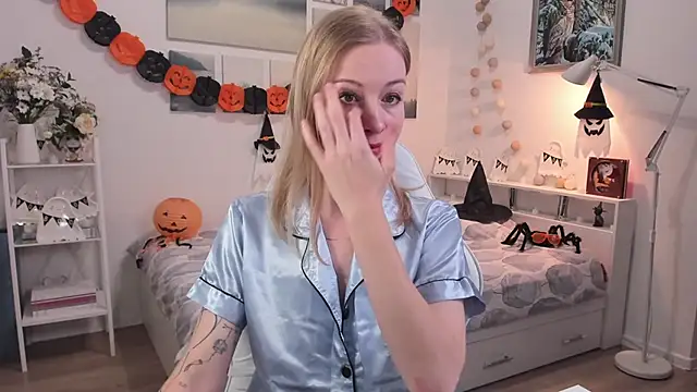 MissRightX online show from October 2025 10:08:01 AM