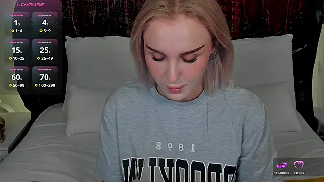 LianaFord online show from October 2025 10:34:02 PM