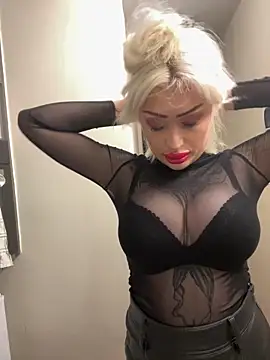 Snapshot of JennaLinn chatting on October 2025 06:49:01 PM JennaLinn online show from October 2025 06:49:01 PM