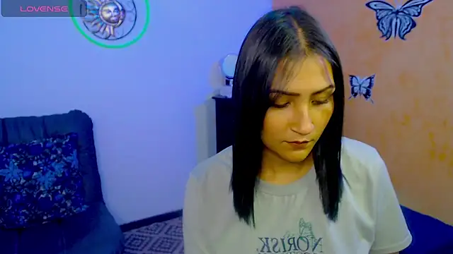 leah-666 online show from December 2024 02:12:01 PM