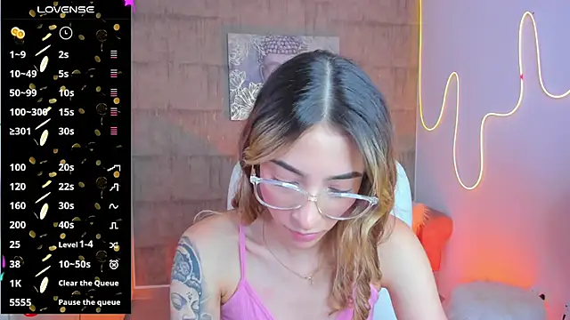 Snapshot of barbie_scoth_ chatting on January 2025 08:00:02 PM barbie scoth online show from January 2025 08:00:02 PM