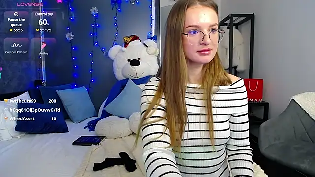 Snapshot of KateJonson chatting on December 2024 11:44:01 AM KateJonson online show from December 2024 11:44:01 AM