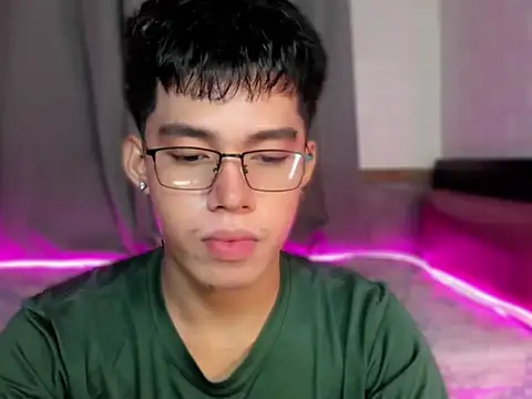 Snapshot of Lightjt04 chatting on September 2025 07:05:01 PM Lightjt04 online show from September 2025 07:05:01 PM