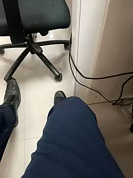 Desi Londa 143 online show from March 2025 06:37:02 AM