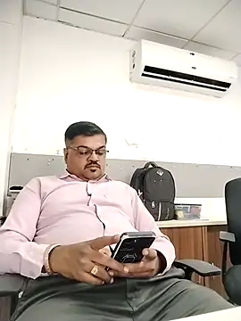 Snapshot of Desi_Londa_143 chatting on February 2026 06:01:02 AM Desi Londa 143 online show from February 2026 06:01:02 AM