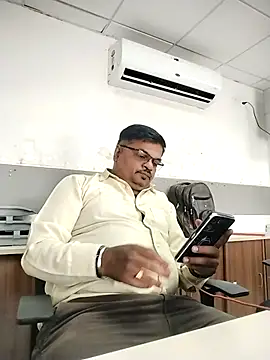 Snapshot of Desi_Londa_143 chatting on March 2026 09:27:02 AM Desi Londa 143 online show from March 2026 09:27:02 AM