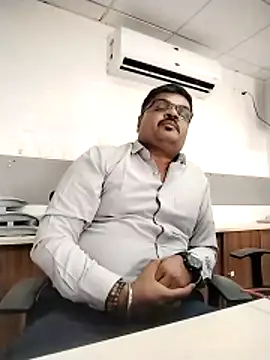 Snapshot of Desi_Londa_143 chatting on March 2026 09:35:01 AM Desi Londa 143 online show from March 2026 09:35:01 AM