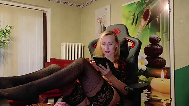 Snapshot of HotLana69 chatting on October 2025 04:18:01 PM HotLana69 online show from October 2025 04:18:01 PM