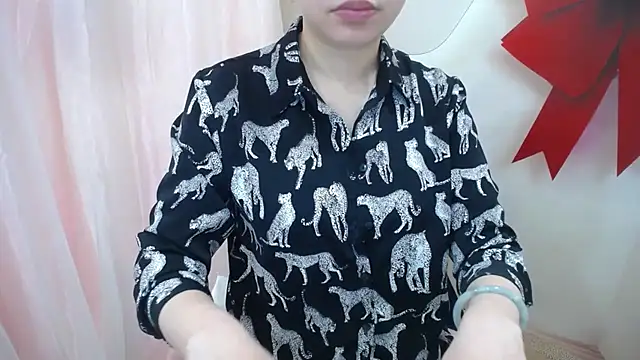 Snapshot of Leiershery chatting on October 2025 01:17:02 AM Leiershery online show from October 2025 01:17:02 AM