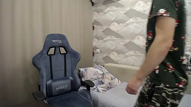 SerzhKorol1 online show from October 2025 06:43:01 AM