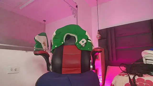 Snapshot of arletmss chatting on March 2025 12:01:01 PM arletmss online show from March 2025 12:01:01 PM