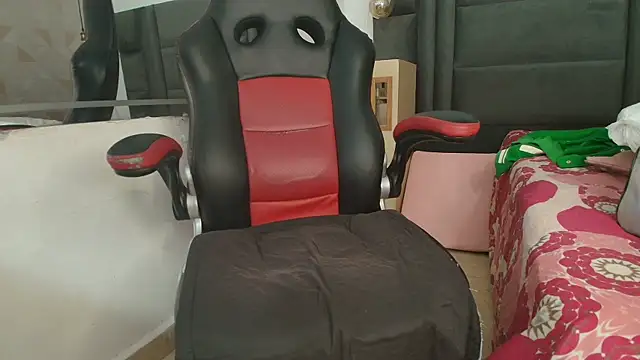 Snapshot of arletmss chatting on March 2025 12:02:02 PM arletmss online show from March 2025 12:02:02 PM