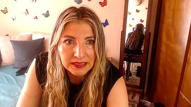 Jolie-Mature online show from October 2025 09:15:01 PM