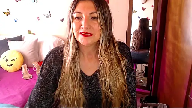 Jolie-Mature online show from March 2026 09:18:01 PM