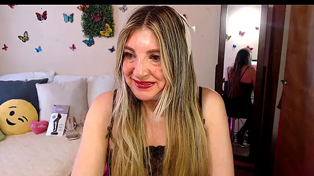 Jolie-Mature online show from June 2026 10:19:02 PM