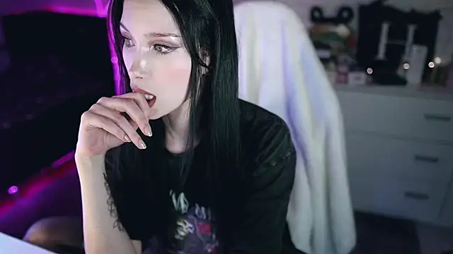  Uindi  online show from December 2024 07:39:02 PM