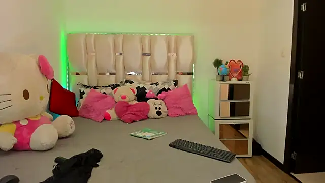 Snapshot of viioolleettaa chatting on December 2024 09:06:02 AM viioolleettaa online show from December 2024 09:06:02 AM