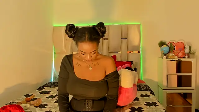 Snapshot of viioolleettaa chatting on December 2024 02:16:01 PM viioolleettaa online show from December 2024 02:16:01 PM