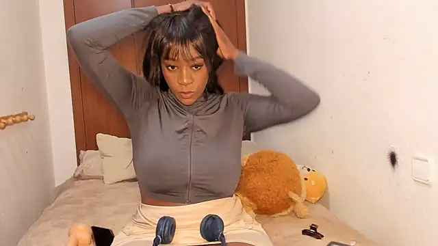 Snapshot of viioolleettaa chatting on March 2026 07:06:02 PM viioolleettaa online show from March 2026 07:06:02 PM