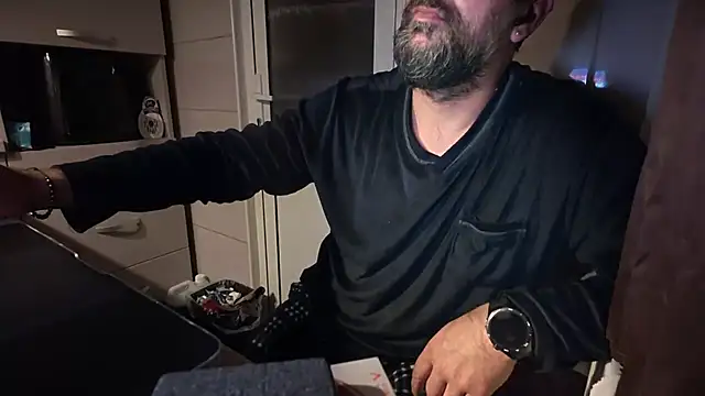 Snapshot of TigerOne19 chatting on November 2025 07:45:02 PM TigerOne19 online show from November 2025 07:45:02 PM