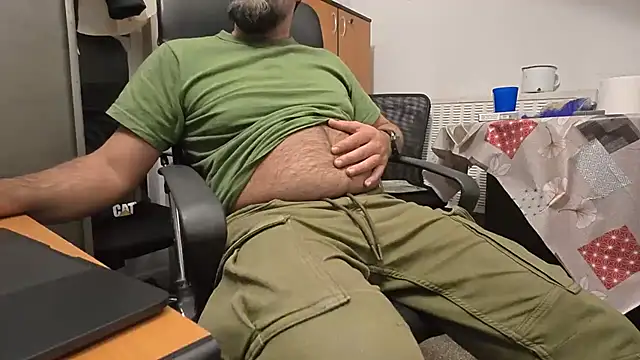 Snapshot of TigerOne19 chatting on November 2025 08:03:01 PM TigerOne19 online show from November 2025 08:03:01 PM