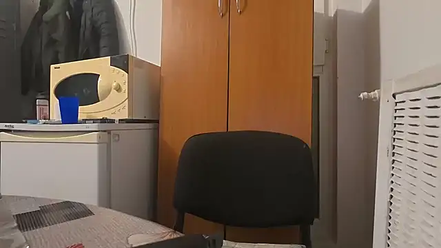 Snapshot of TigerOne19 chatting on December 2025 09:34:02 PM TigerOne19 online show from December 2025 09:34:02 PM