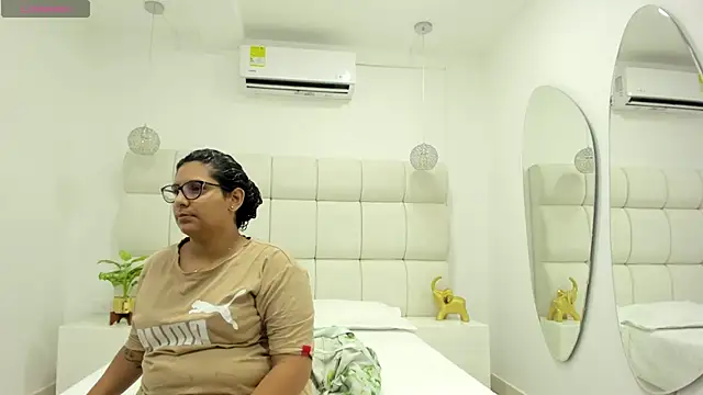 Snapshot of DanielleEvans_ chatting on September 2025 11:04:01 AM DanielleEvans online show from September 2025 11:04:01 AM