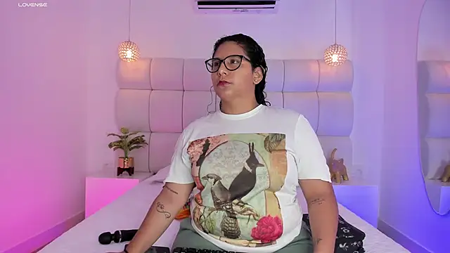 Snapshot of DanielleEvans_ chatting on October 2025 11:30:01 AM DanielleEvans online show from October 2025 11:30:01 AM