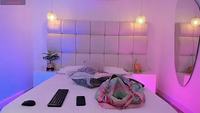 Snapshot of DanielleEvans_ chatting on October 2025 11:30:02 AM DanielleEvans online show from October 2025 11:30:02 AM