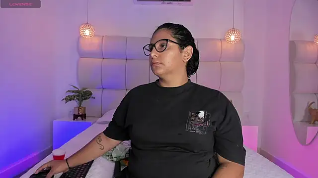 Snapshot of DanielleEvans_ chatting on October 2025 11:22:02 AM DanielleEvans online show from October 2025 11:22:02 AM