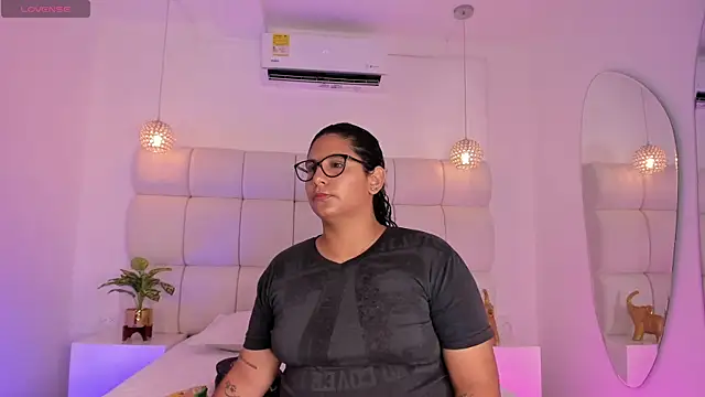 DanielleEvans  online show from November 2025 11:21:01 AM