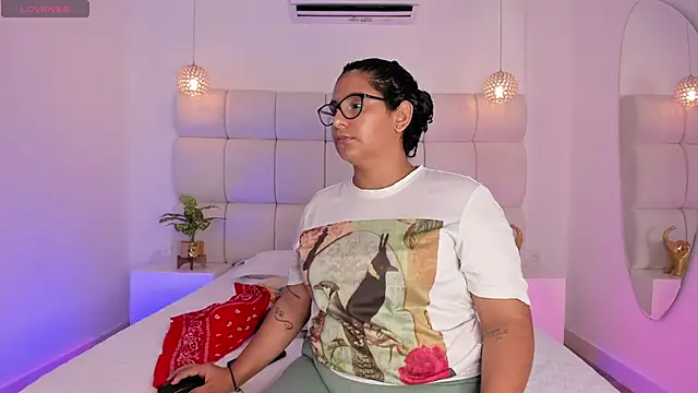 DanielleEvans  online show from November 2025 11:20:02 AM