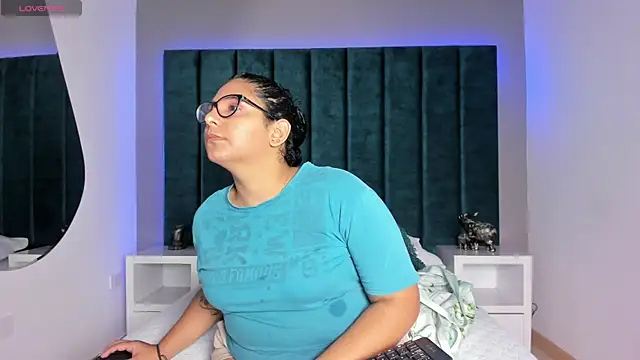 DanielleEvans  online show from February 2026 11:27:01 AM