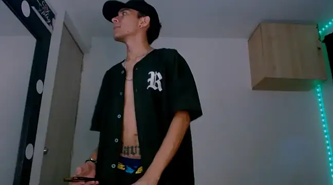 Samuel Suarez online show from December 2024 05:25:02 AM