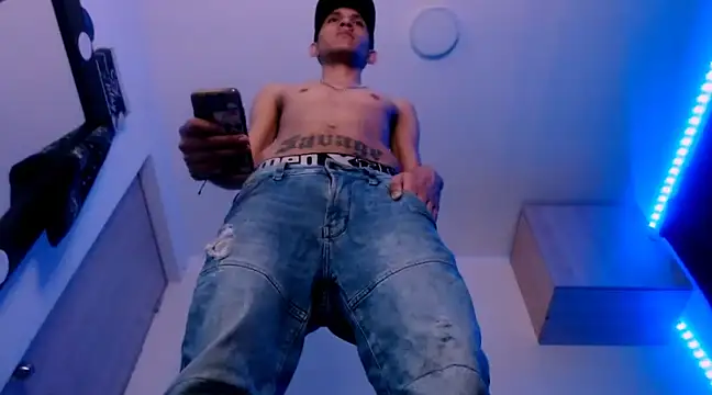 Samuel Suarez online show from February 2025 12:20:02 AM