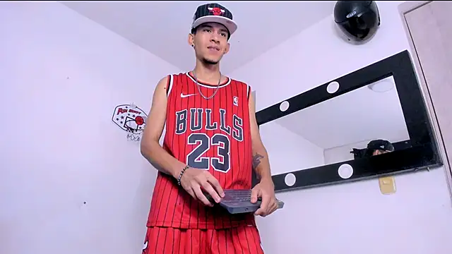 Samuel Suarez online show from May 2026 03:45:02 AM