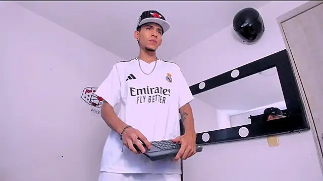 Samuel Suarez online show from May 2026 08:14:02 PM