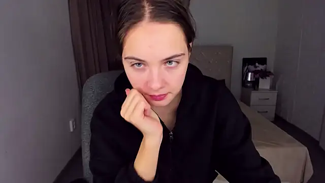 Snapshot of KristinaLoison chatting on December 2024 04:06:01 PM KristinaLoison online show from December 2024 04:06:01 PM
